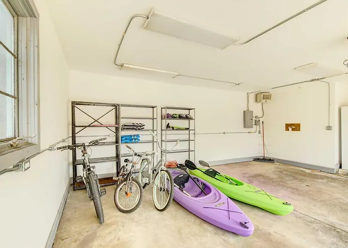 Hébergement de vacances Family-Friendly Lake Home In Quiet Neighborhood *