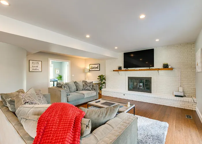 Family-Friendly Lake Home In Quiet Neighborhood * Prospect Heights