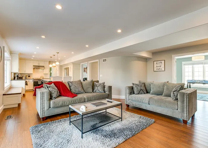 Family-Friendly Lake Home In Quiet Neighborhood * Prospect Heights