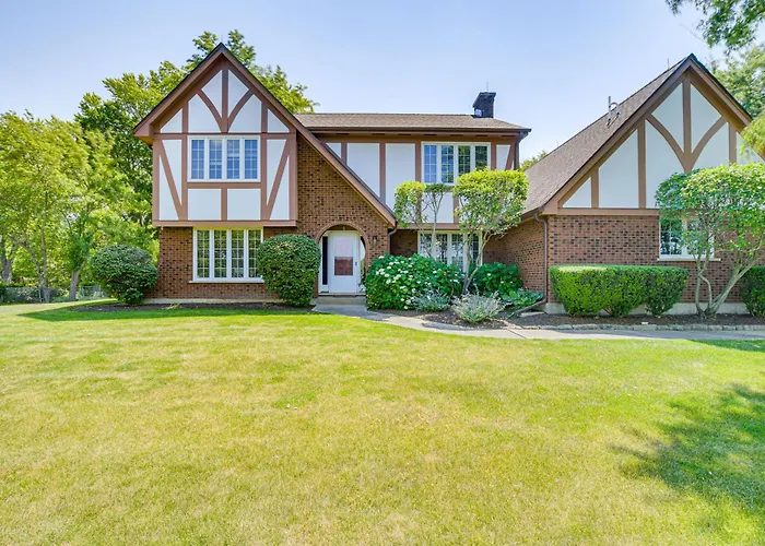 Family-Friendly Lake Home In Quiet Neighborhood *